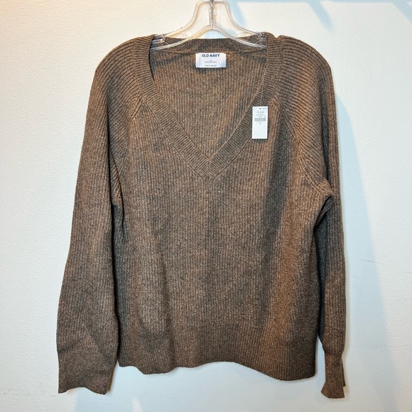 NWT Old navy size M women’s v neck sweater - Picture 1 of 5